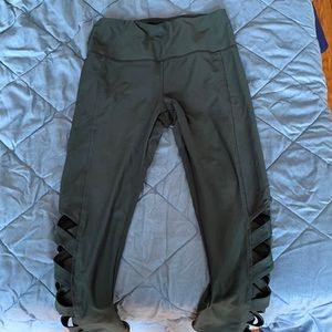 Dark green athletic leggings